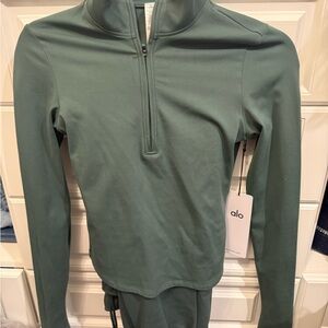 Alo Yoga Clover Green Set!!! NWT